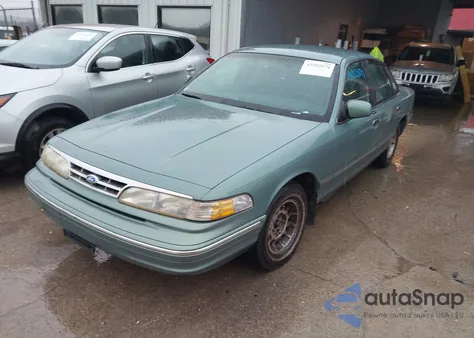 1997 Ford Crown Victoria Lx z USA, uszkodzony, nr VIN 2FALP74W2VX174070